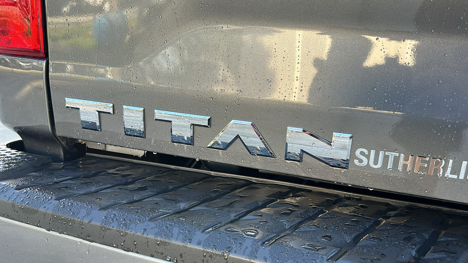 2024 Nissan Titan SV 10