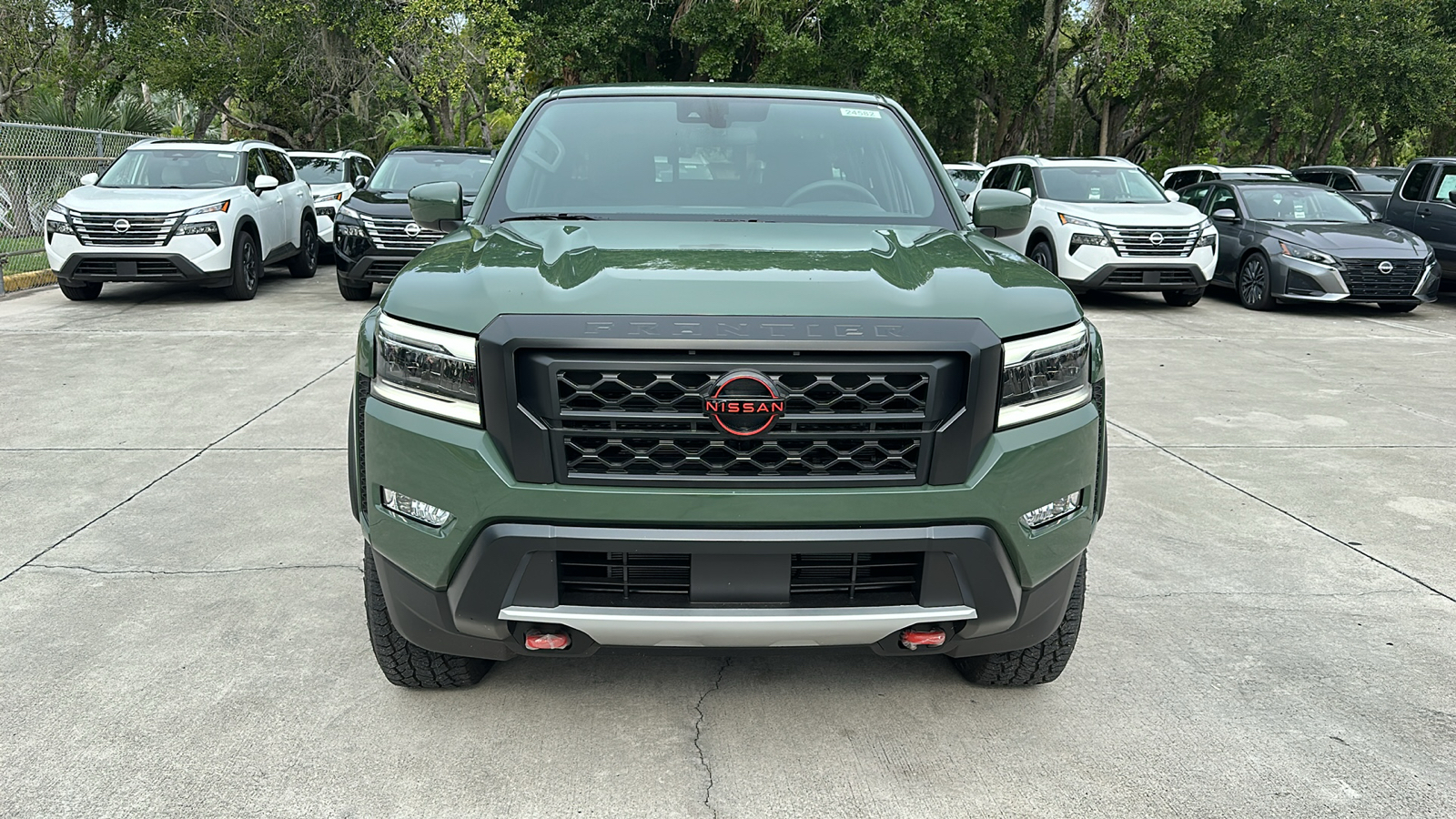 2024 Nissan Frontier PRO-X 2