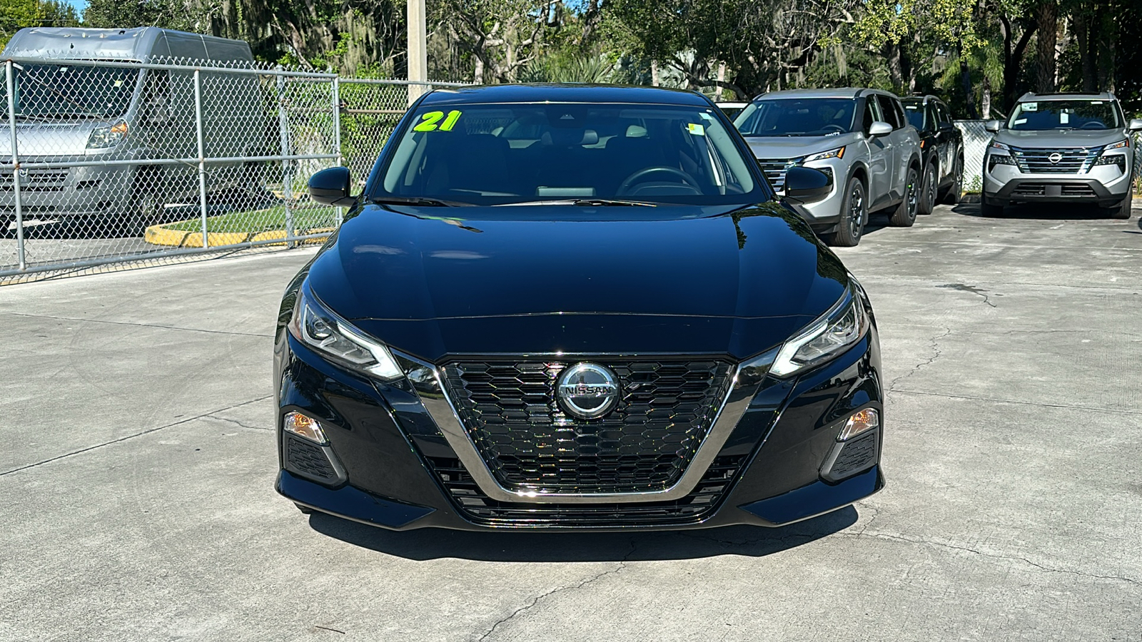 2021 Nissan Altima 2.5 SR 2