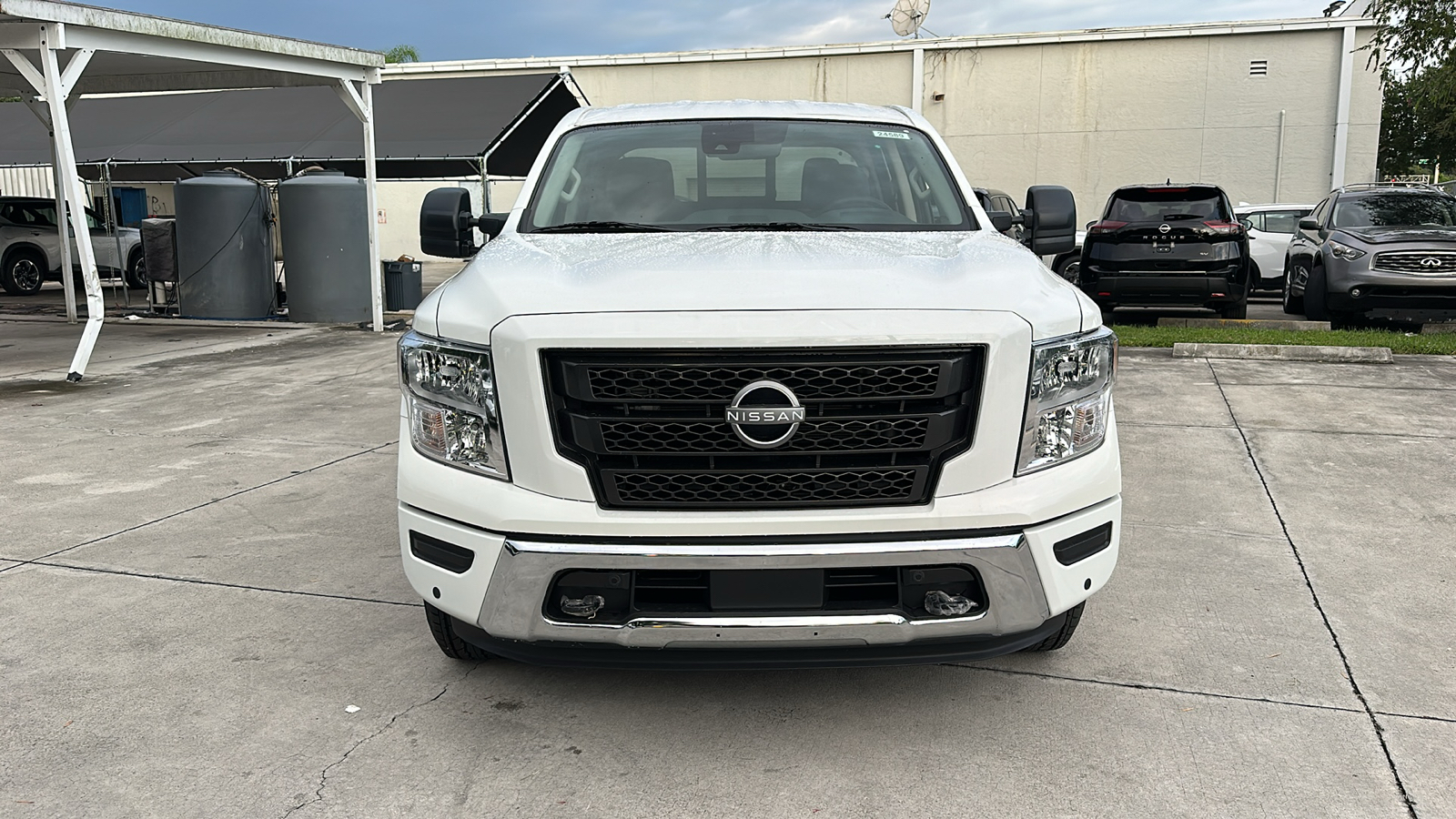 2024 Nissan Titan SV 2