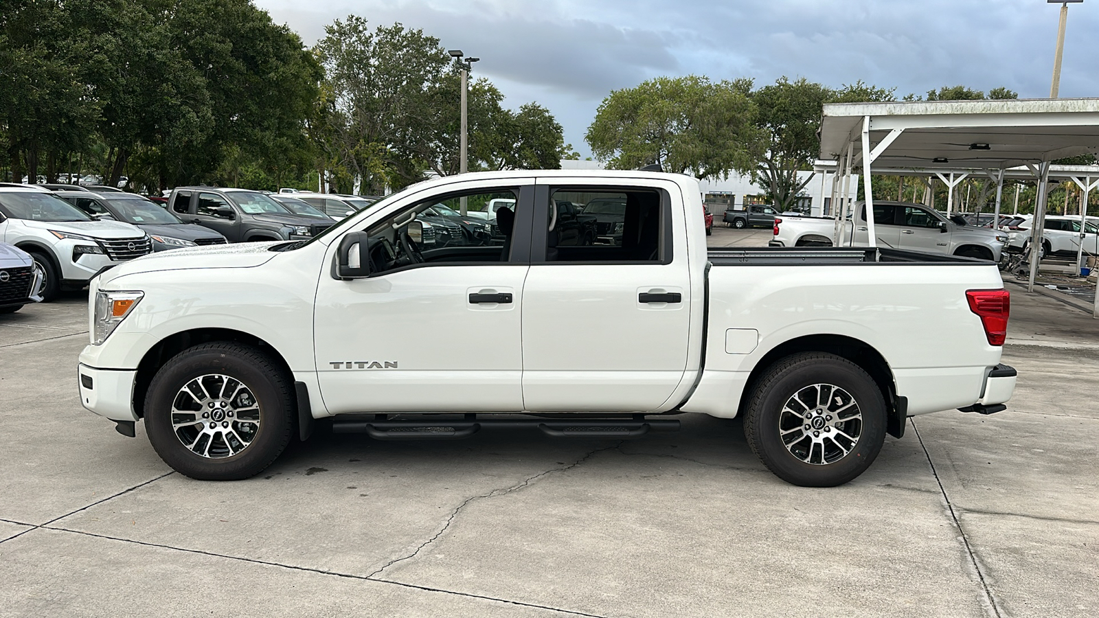 2024 Nissan Titan SV 5