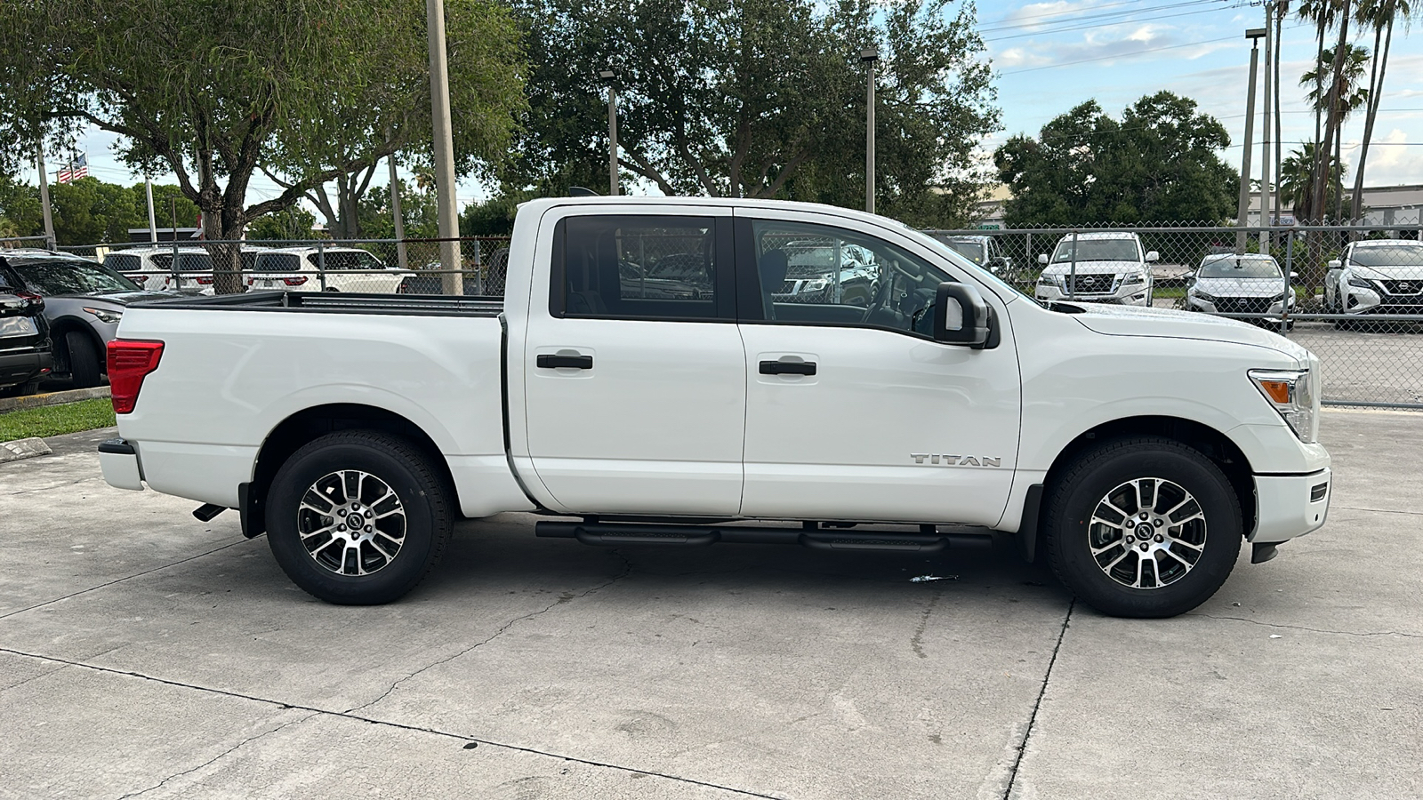 2024 Nissan Titan SV 9