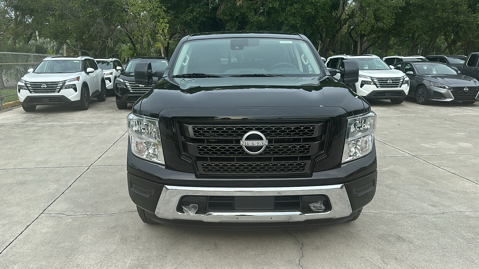 2024 Nissan Titan SV 2