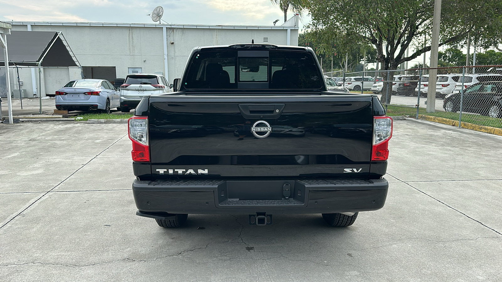 2024 Nissan Titan SV 7