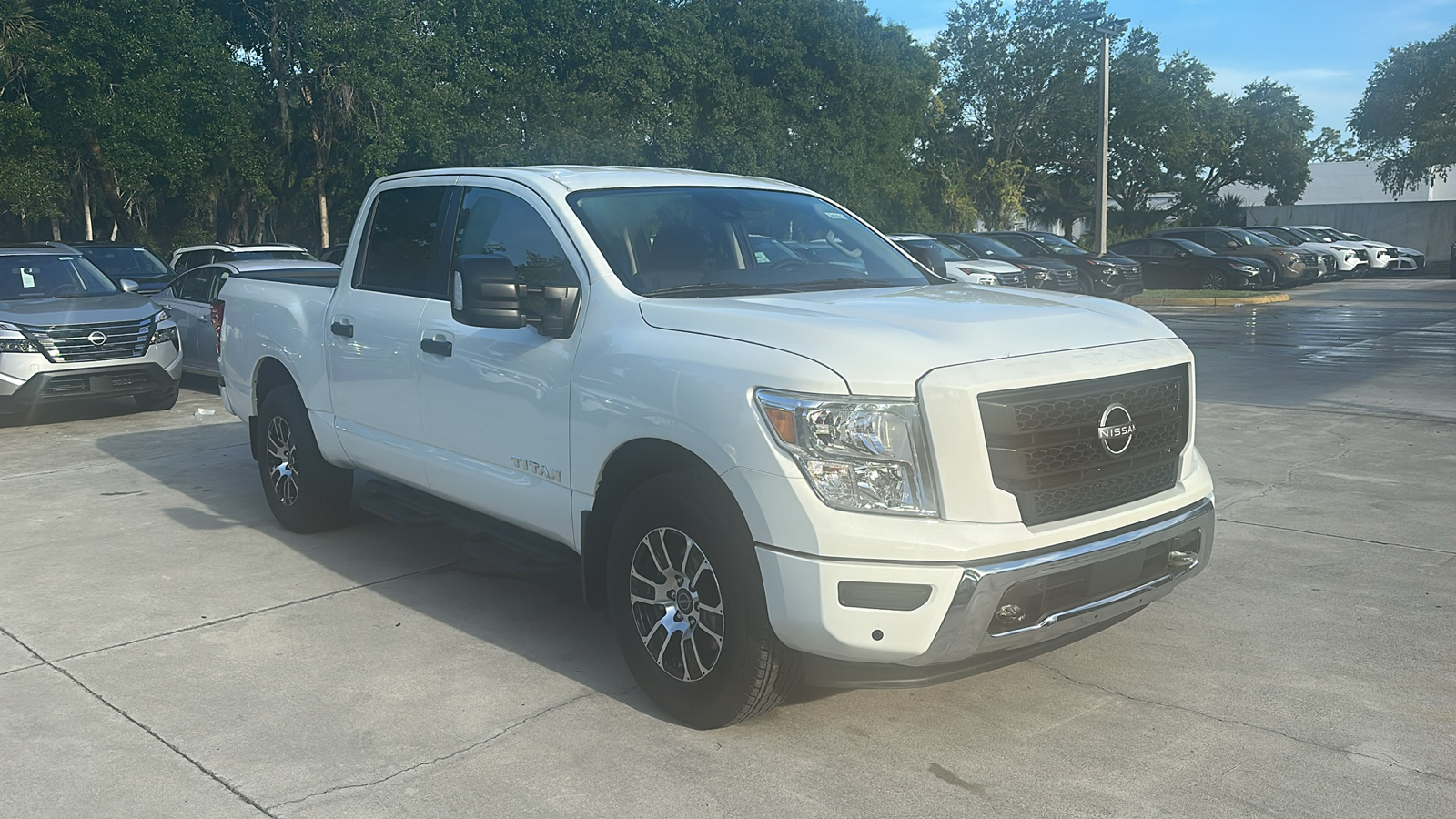 2024 Nissan Titan SV 1