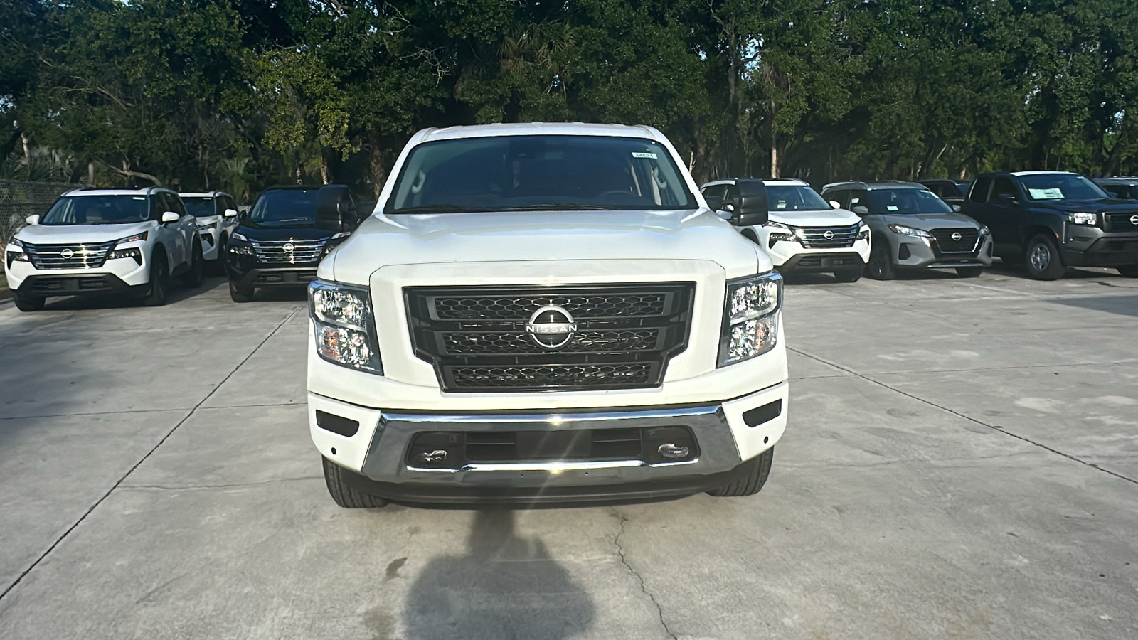 2024 Nissan Titan SV 2