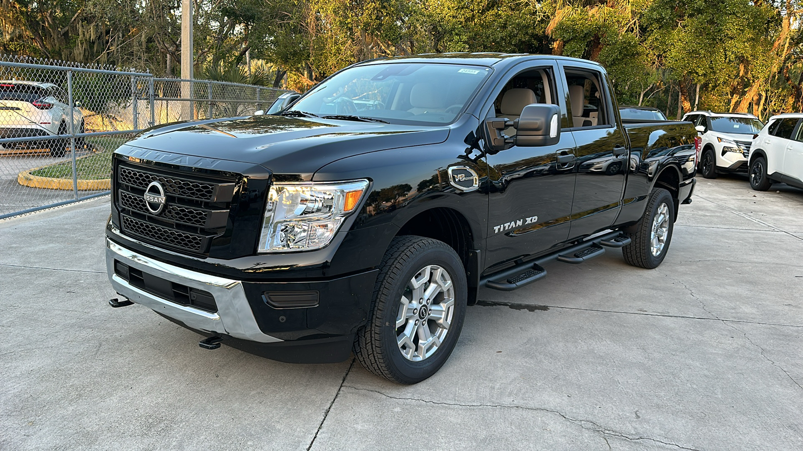 2024 Nissan Titan XD SV 4