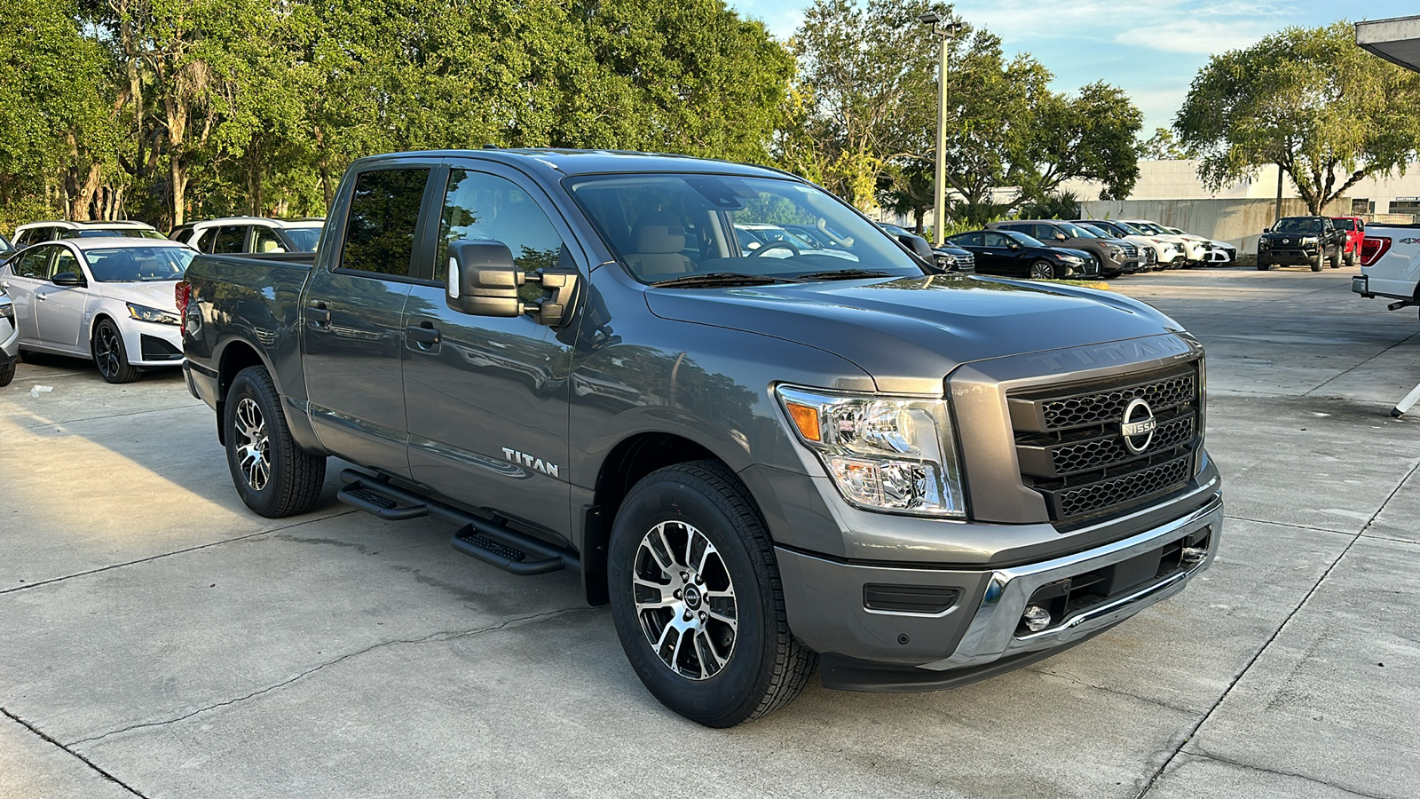 2024 Nissan Titan SV 1