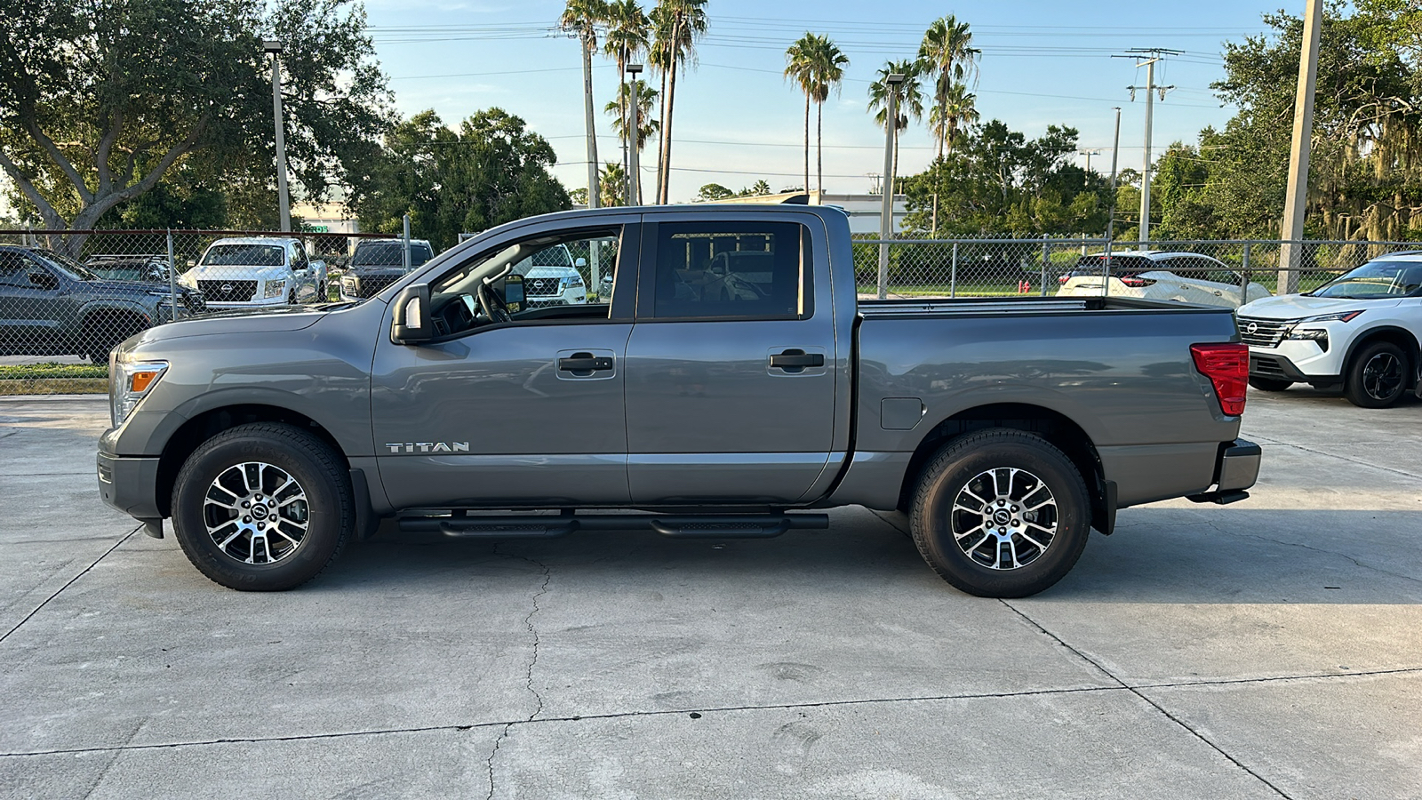 2024 Nissan Titan SV 5