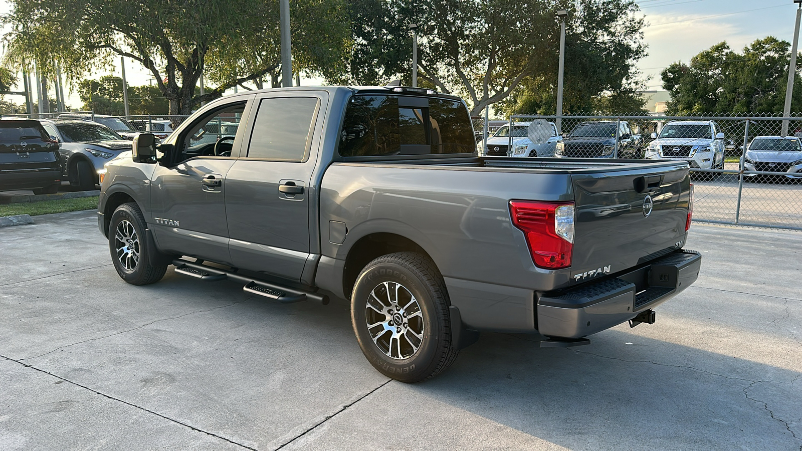 2024 Nissan Titan SV 6