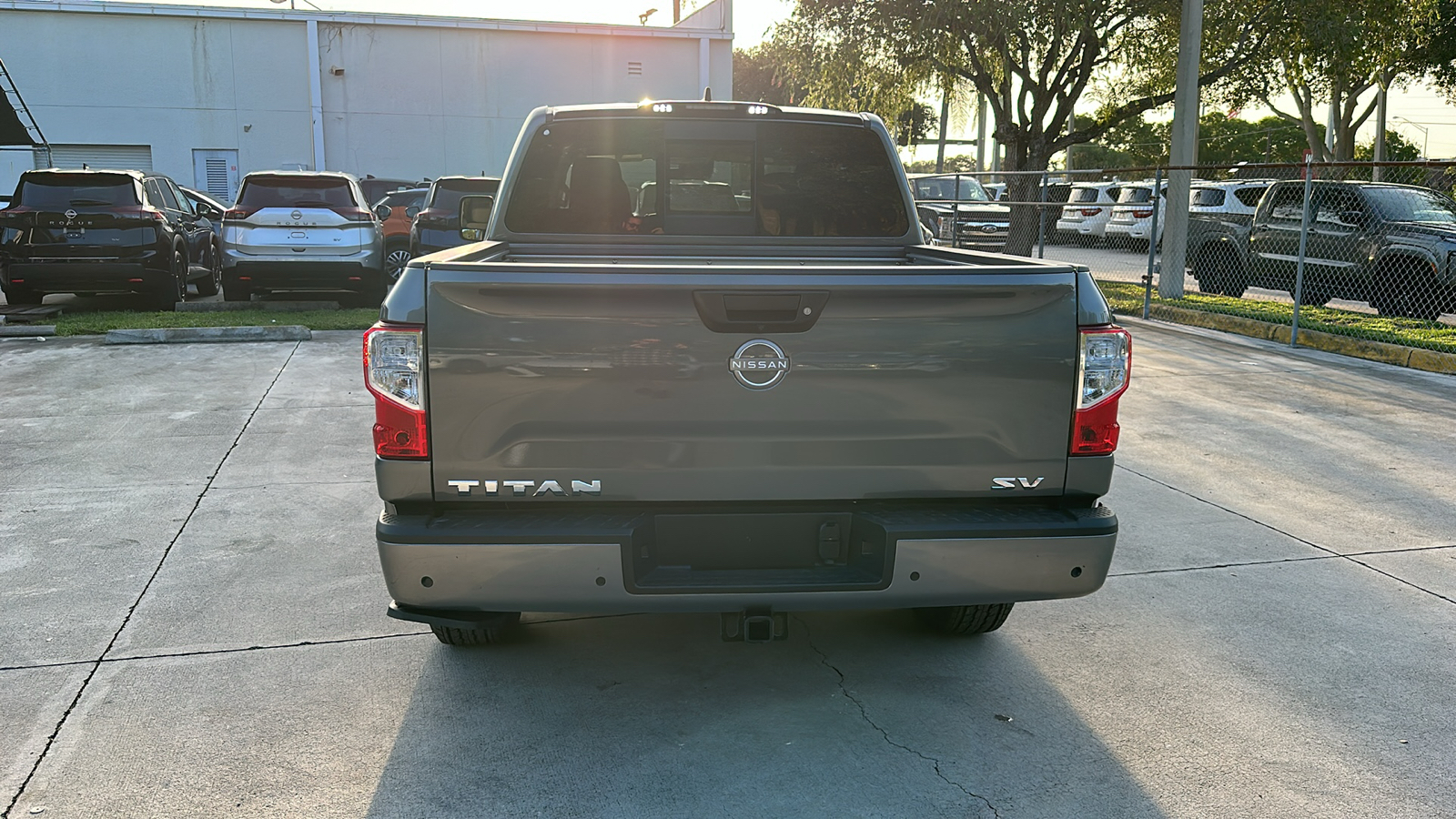 2024 Nissan Titan SV 7