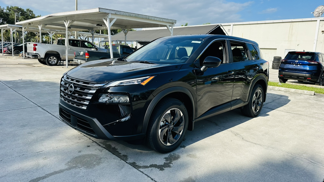 2024 Nissan Rogue SV 4