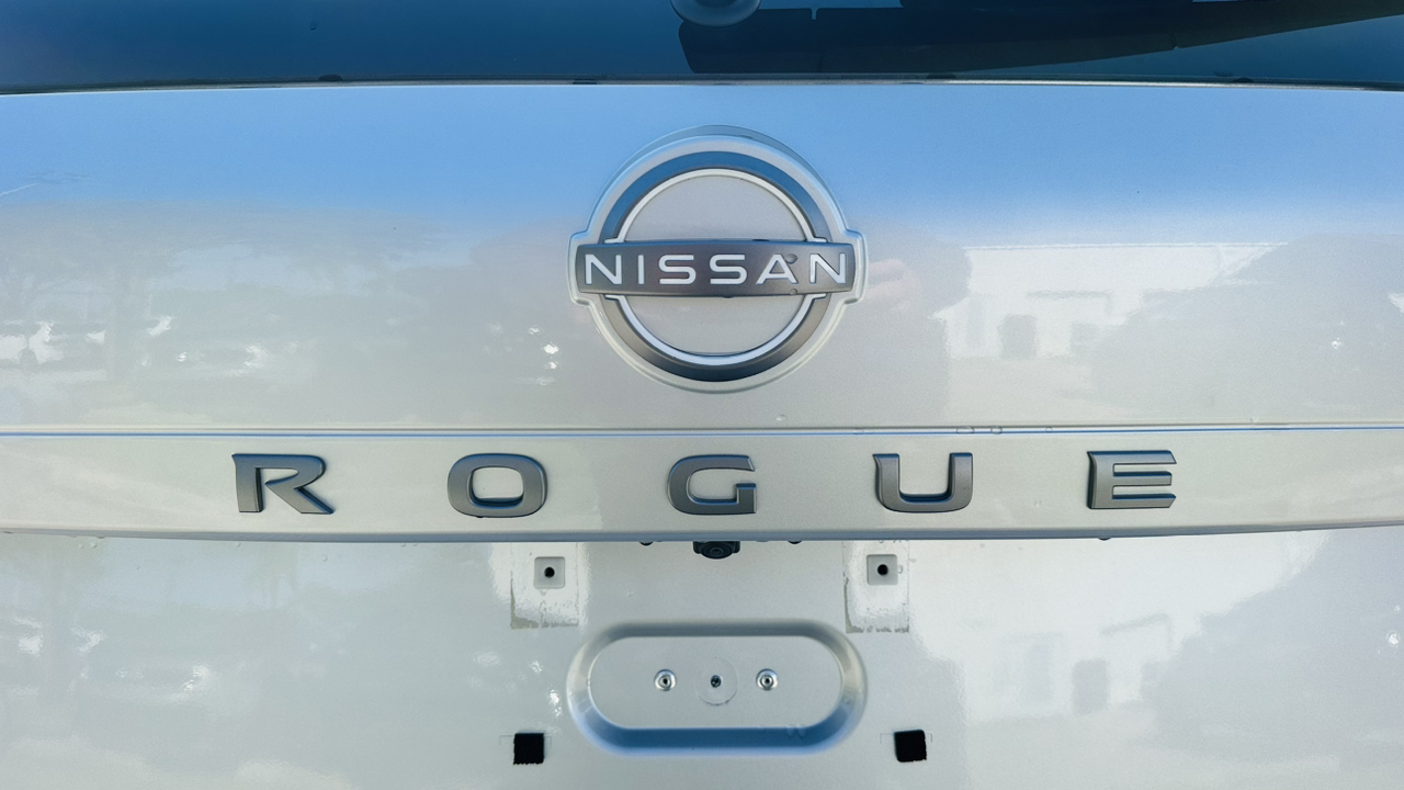 2024 Nissan Rogue SV 10