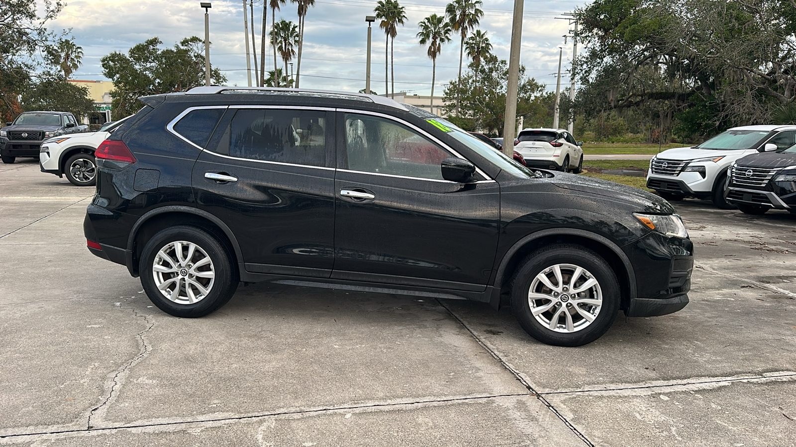 2018 Nissan Rogue SV 8