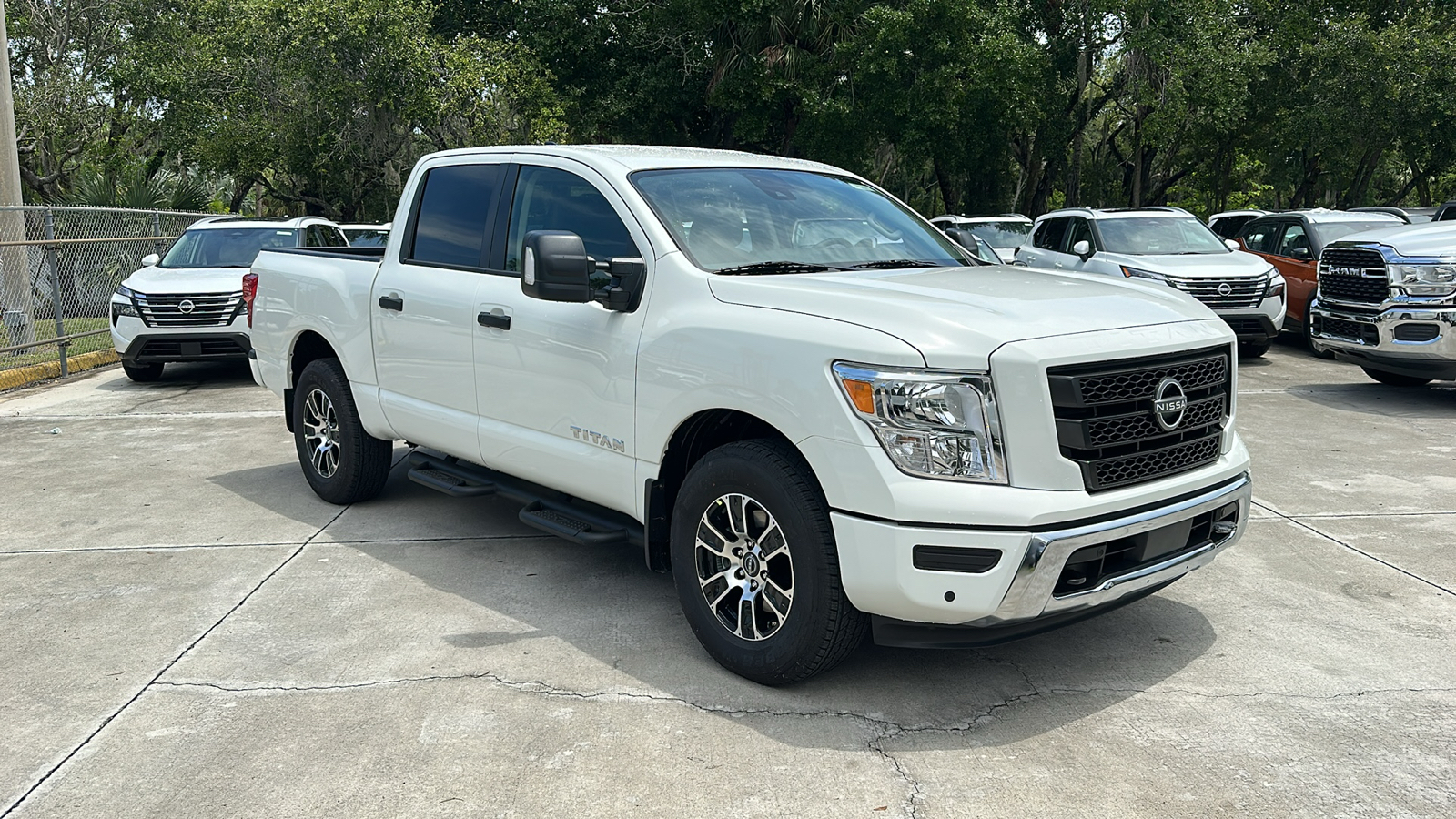 2024 Nissan Titan SV 1