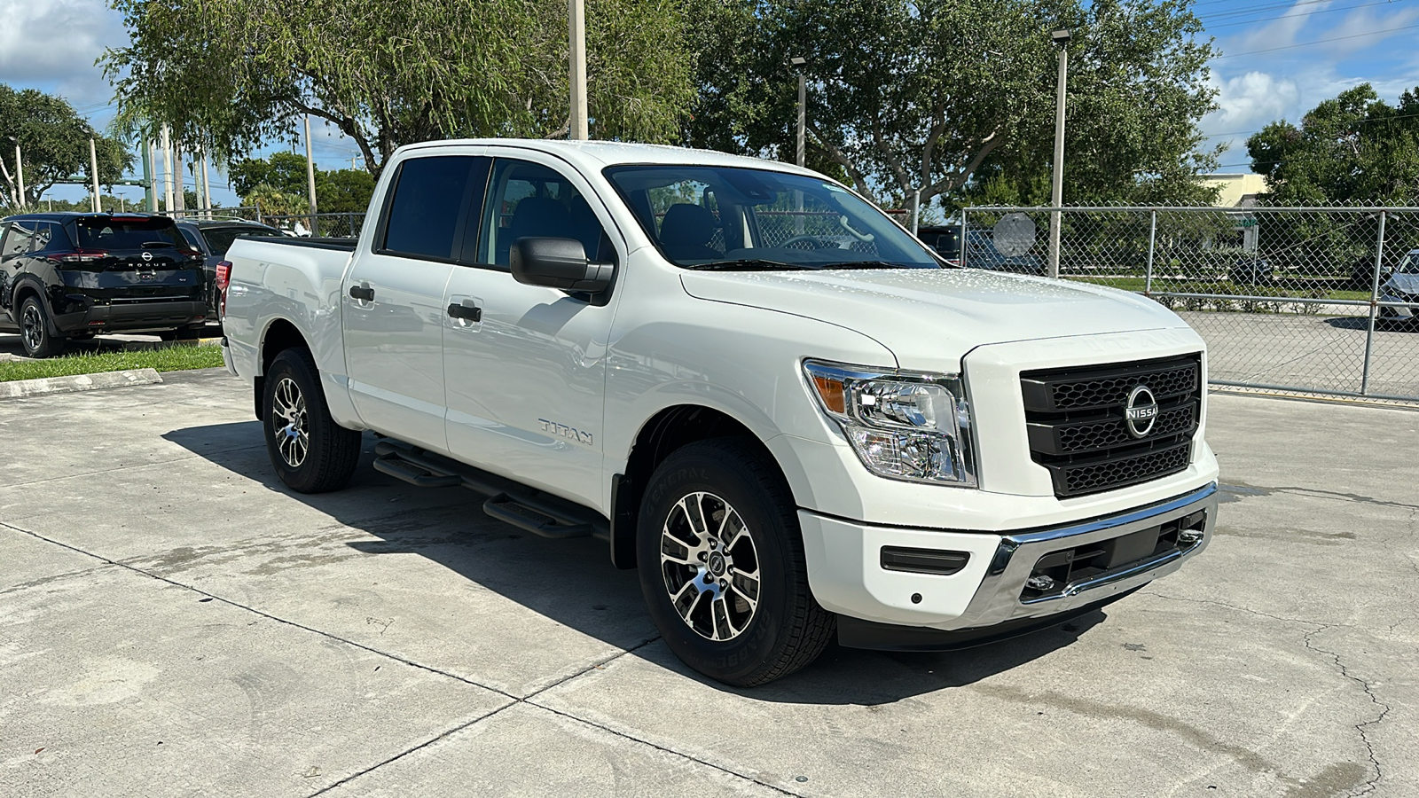 2024 Nissan Titan SV 1