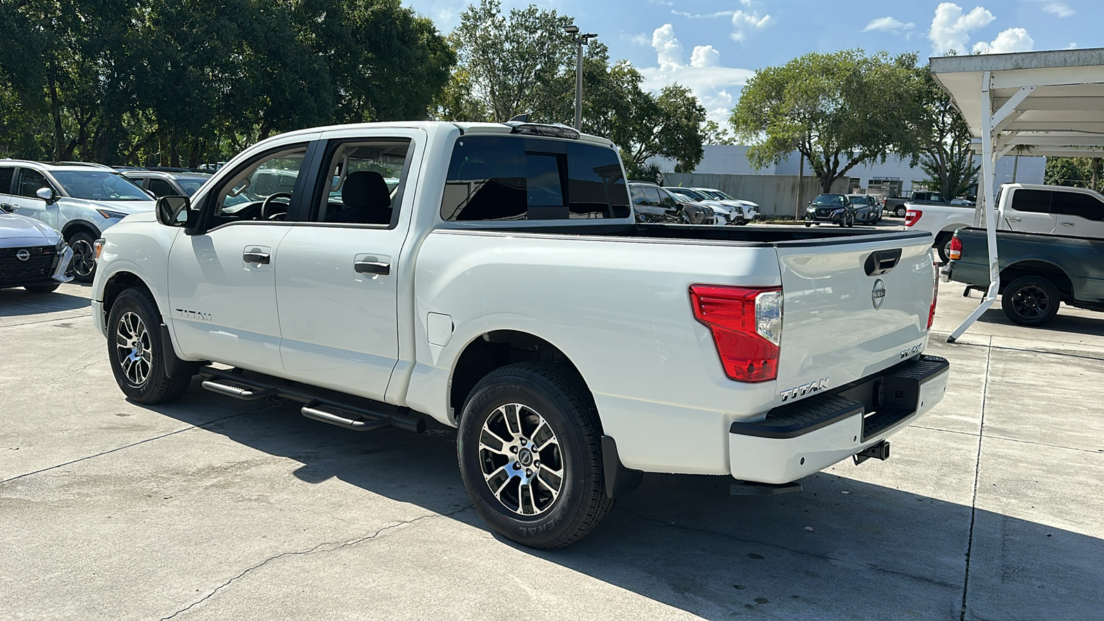 2024 Nissan Titan SV 6