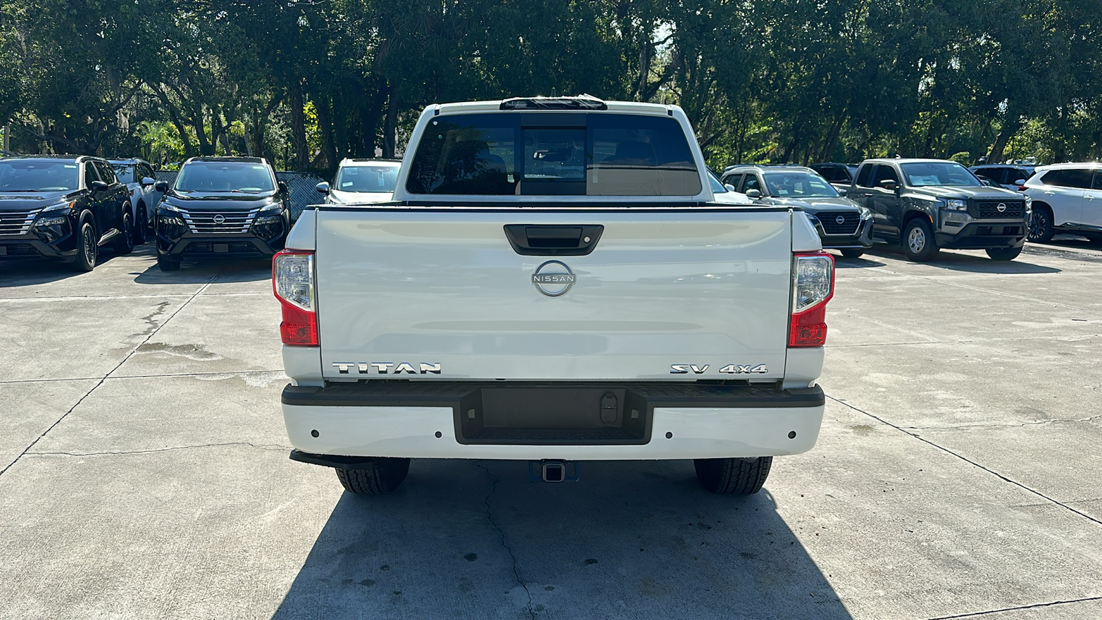 2024 Nissan Titan SV 7