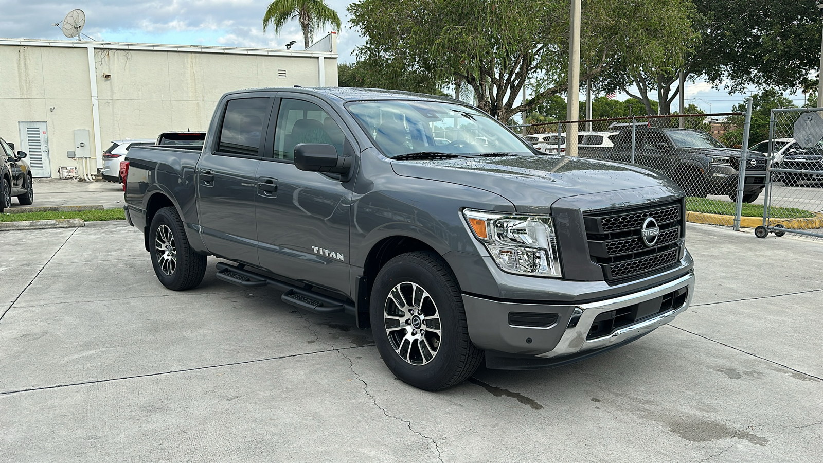 2024 Nissan Titan SV 1