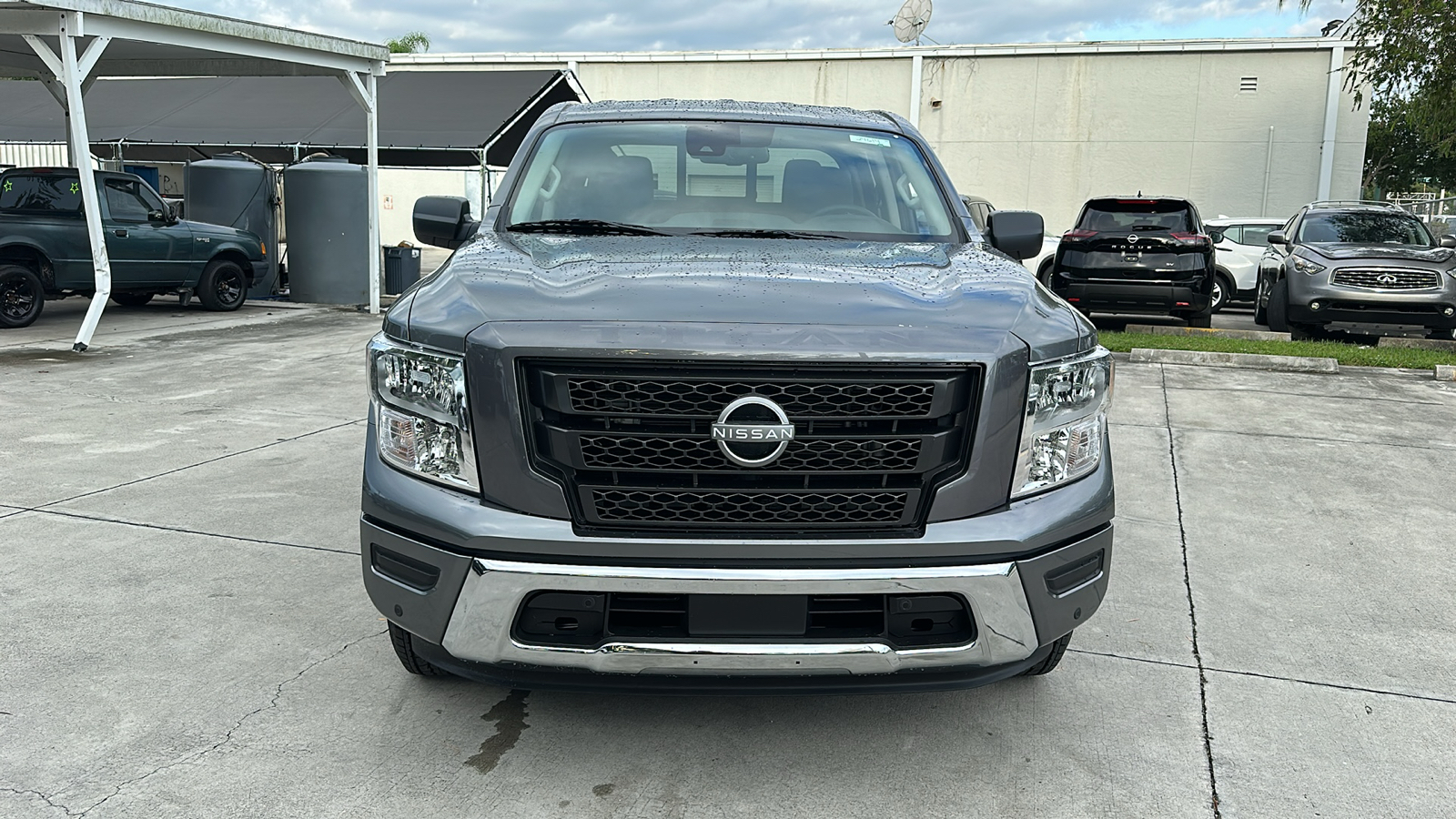 2024 Nissan Titan SV 2