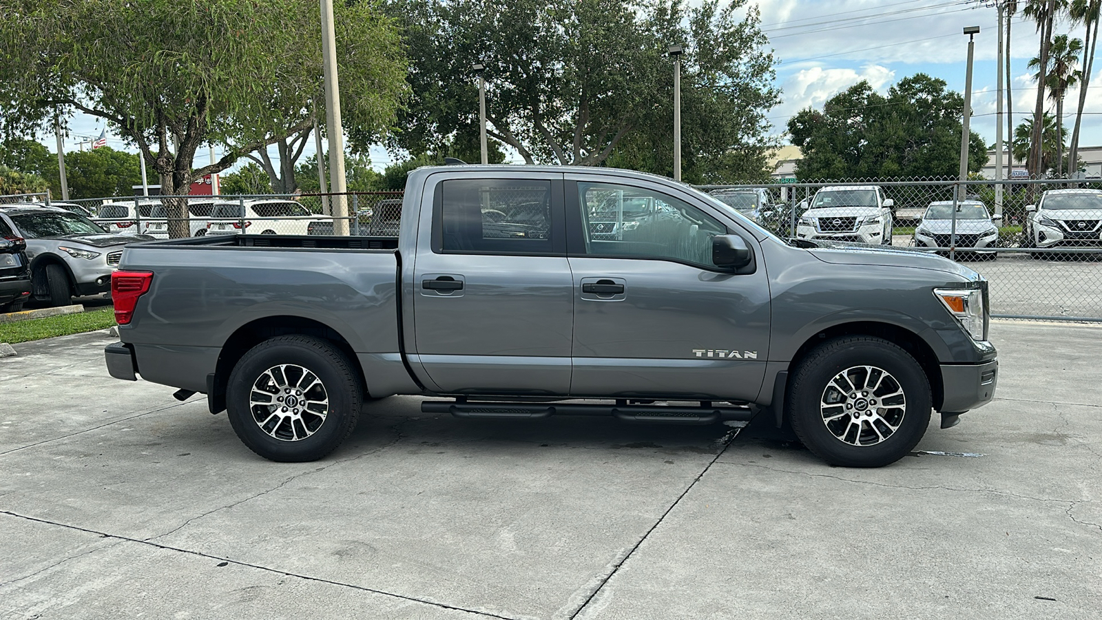 2024 Nissan Titan SV 9