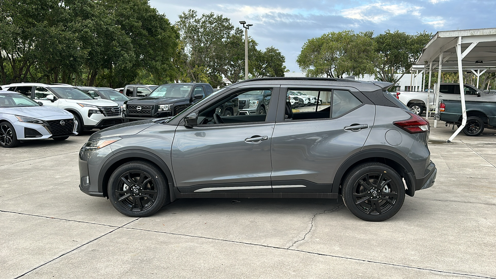 2024 Nissan Kicks SR 5