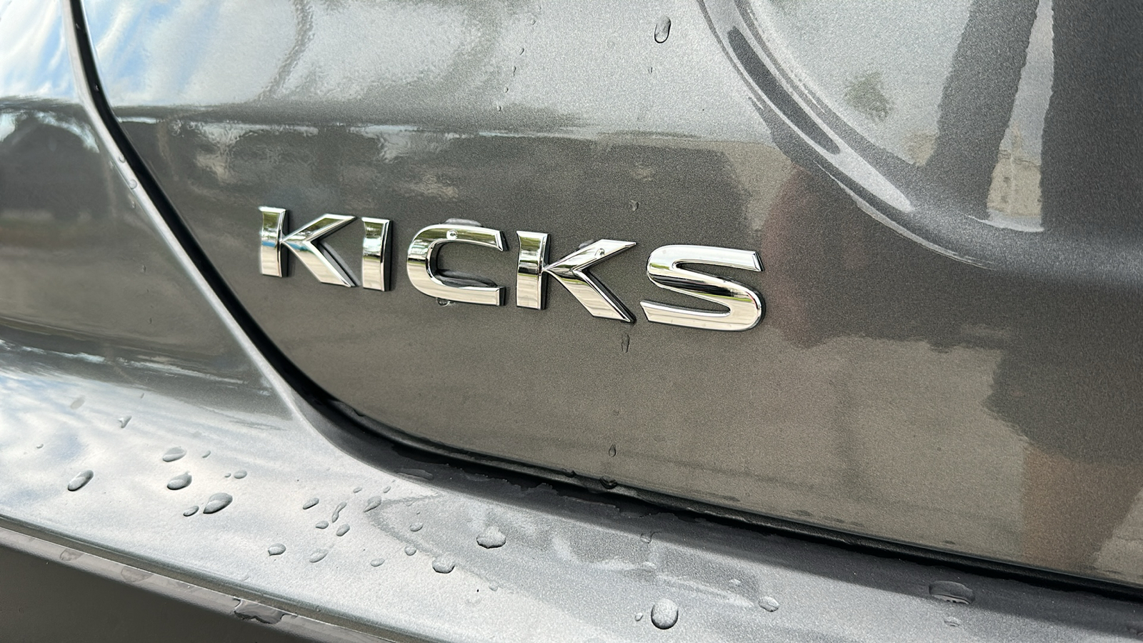 2024 Nissan Kicks SR 10