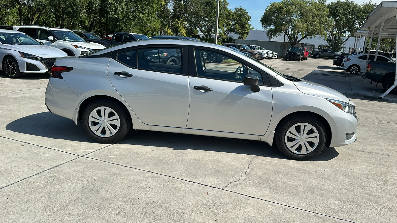 2024 Nissan Versa S 9