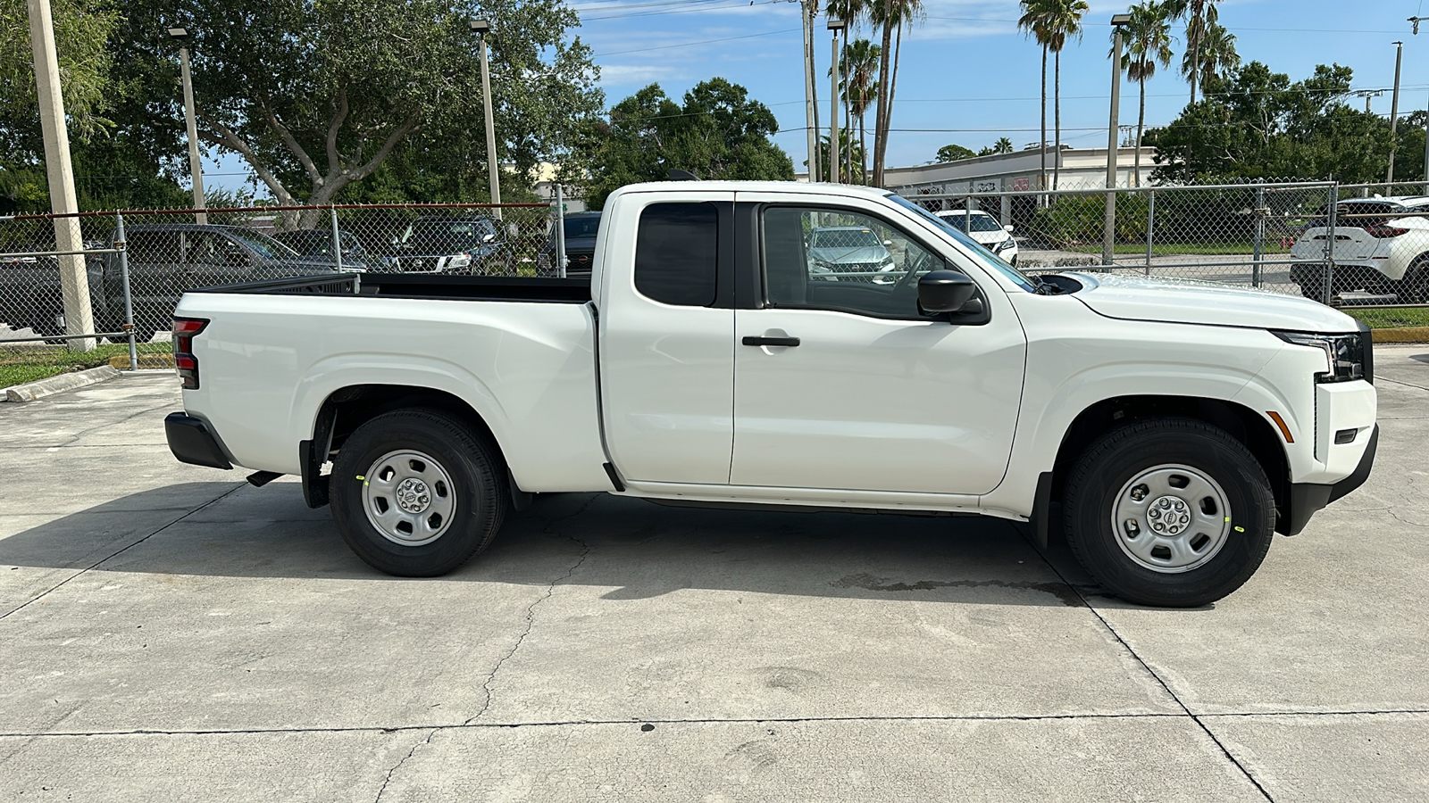 2024 Nissan Frontier S 8