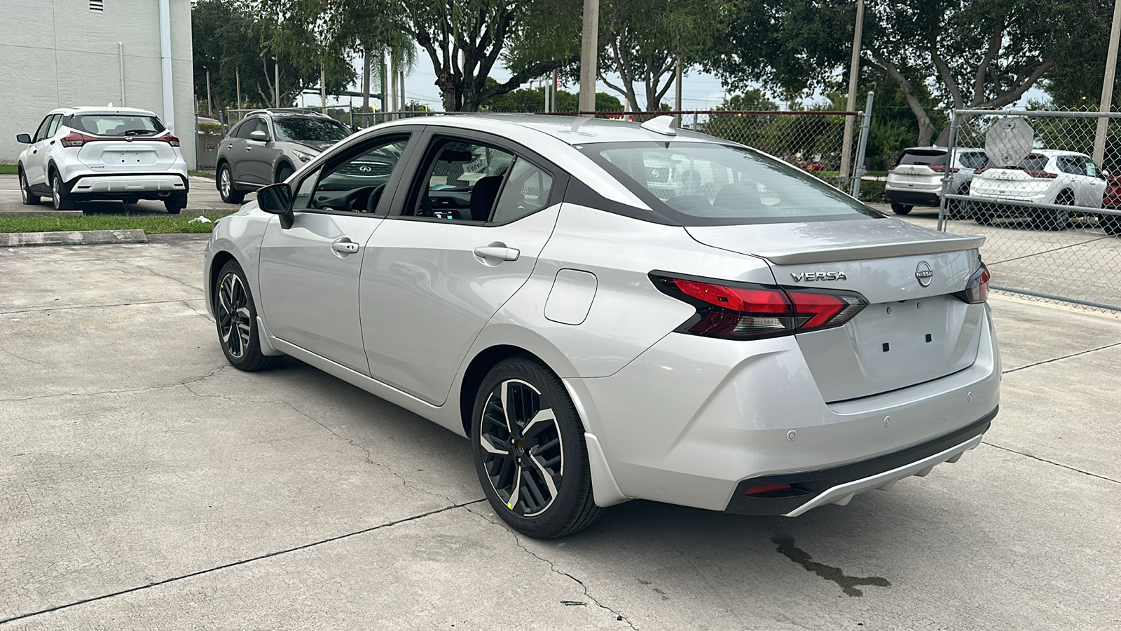 2024 Nissan Versa SR 6