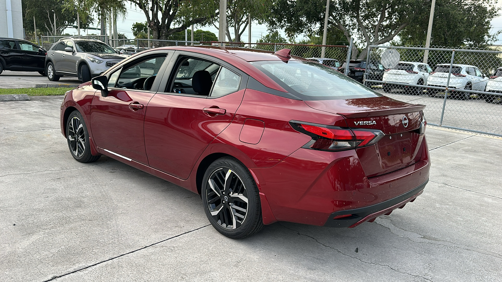 2024 Nissan Versa SR 6