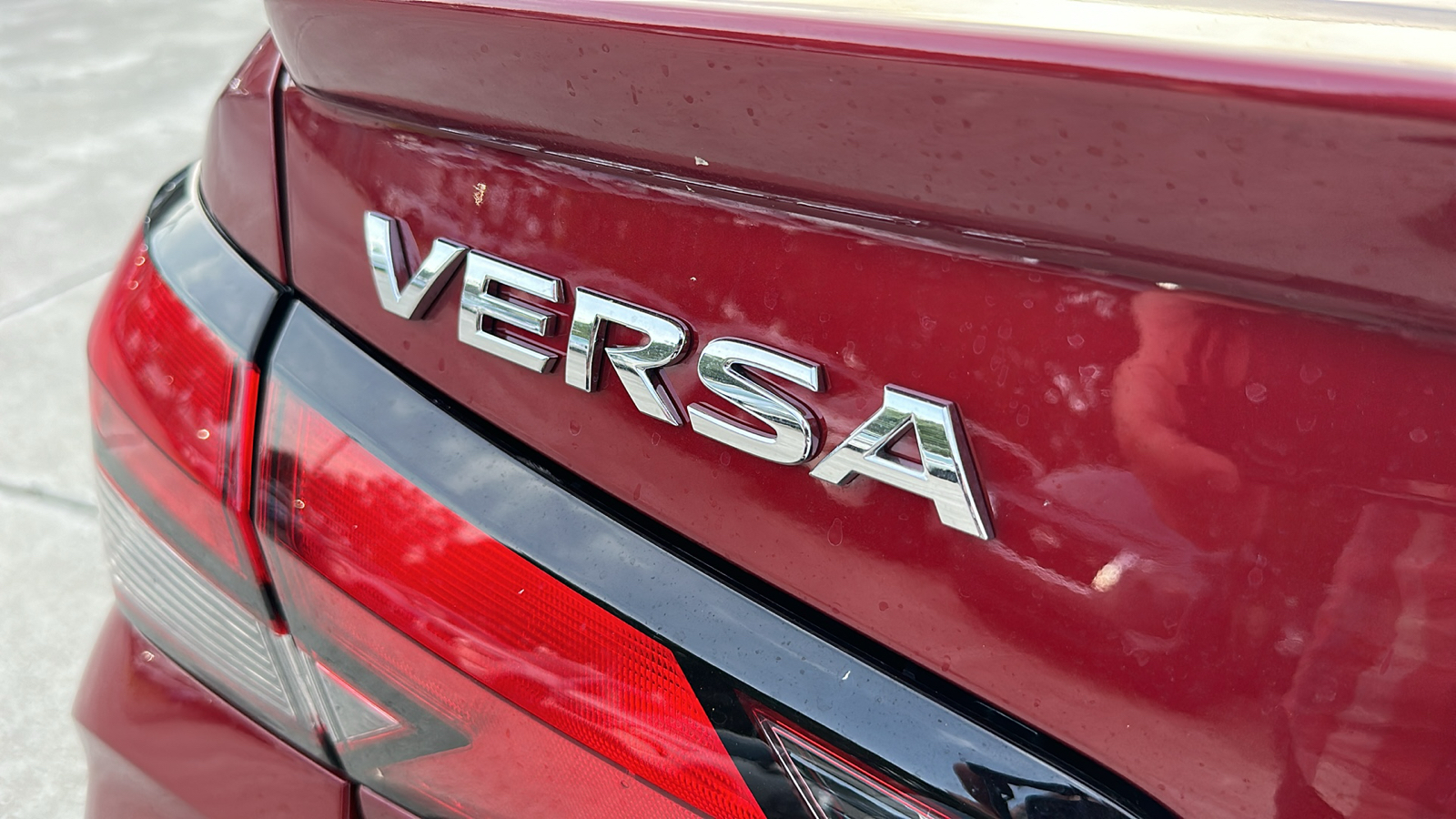 2024 Nissan Versa SR 10