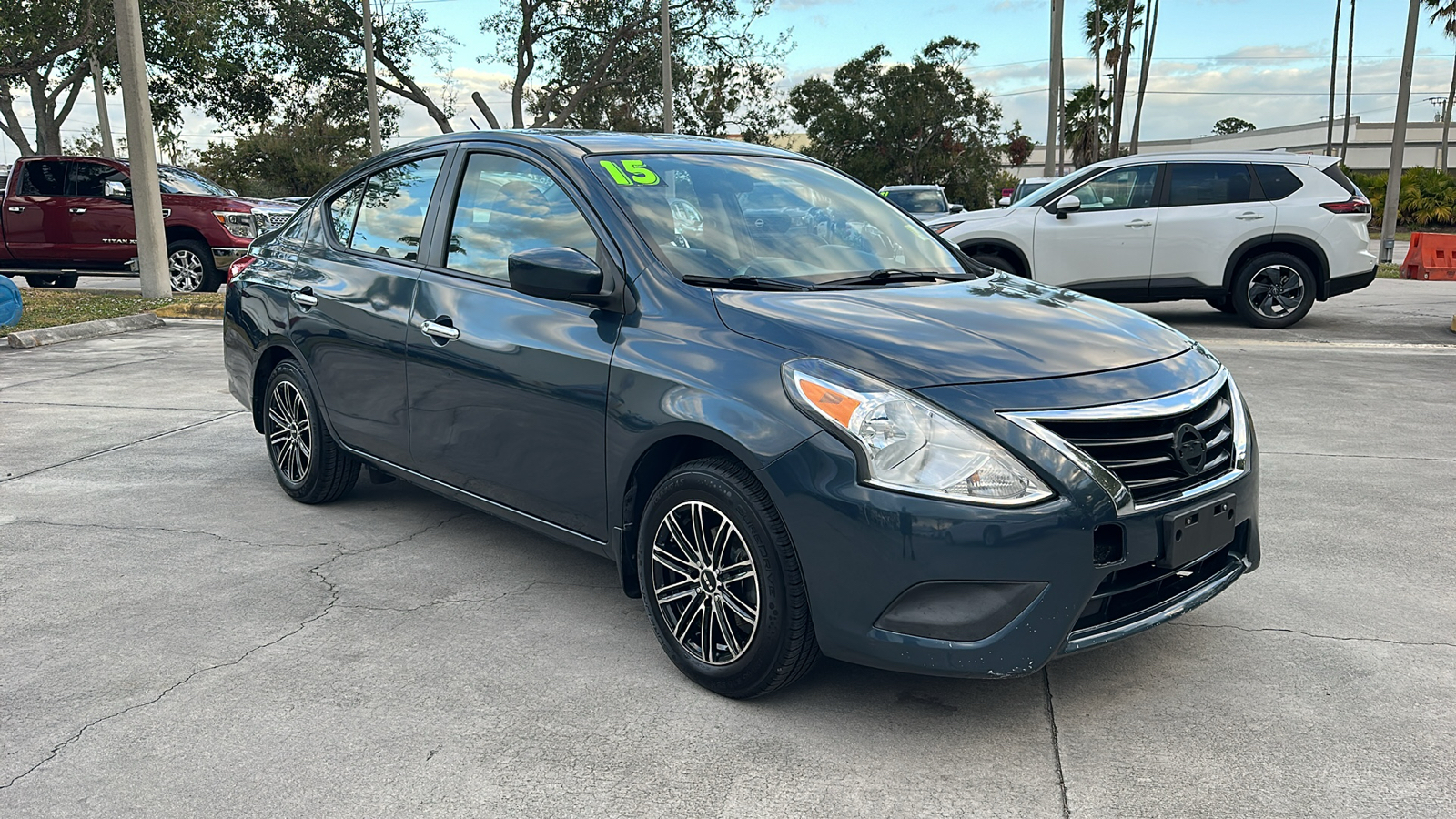 2015 Nissan Versa SV 1