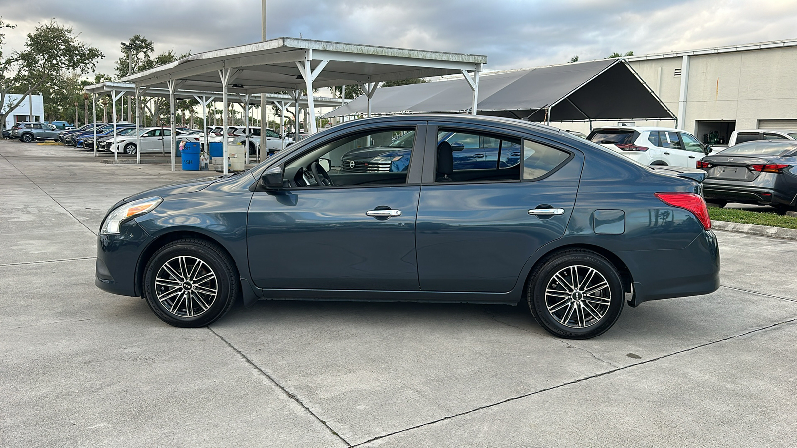 2015 Nissan Versa SV 4