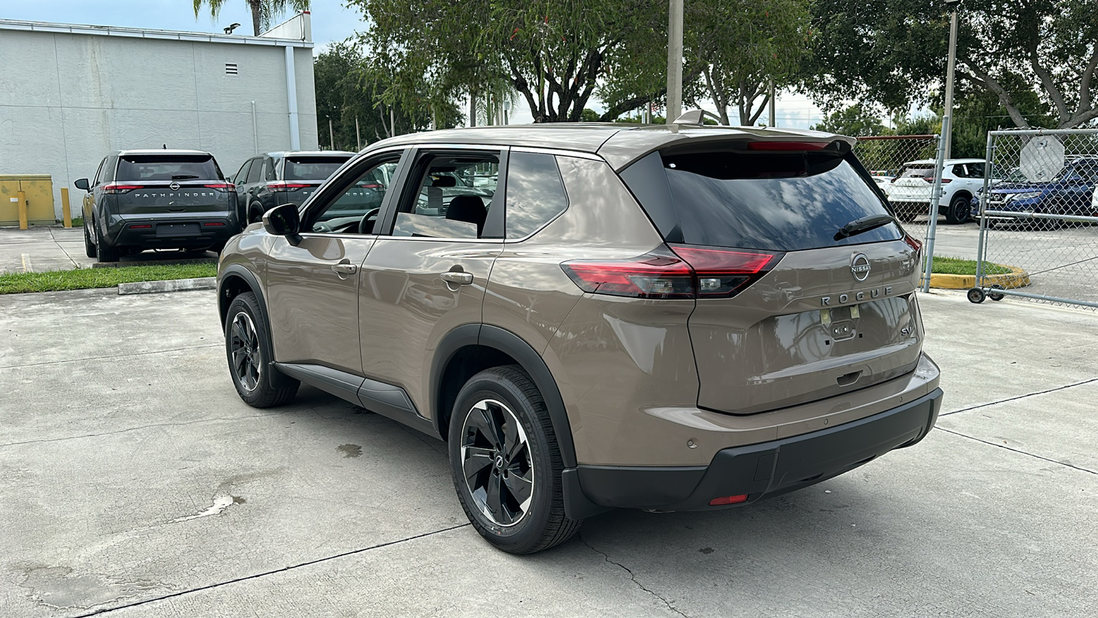 2024 Nissan Rogue SV 6