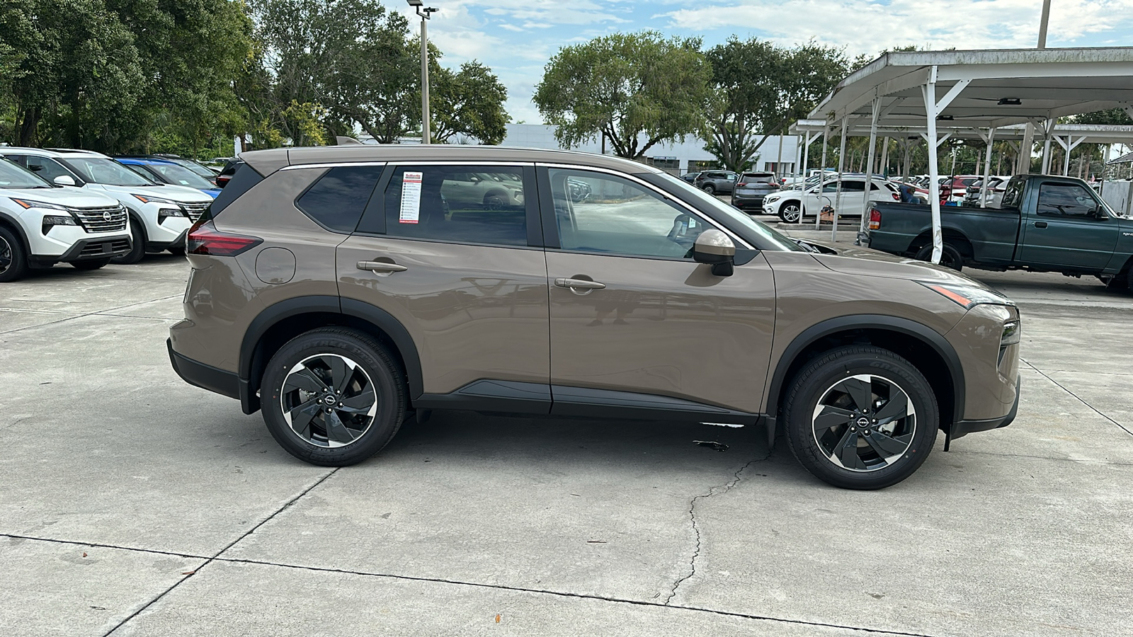 2024 Nissan Rogue SV 9