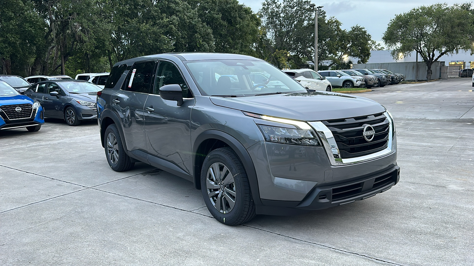 2024 Nissan Pathfinder S 1