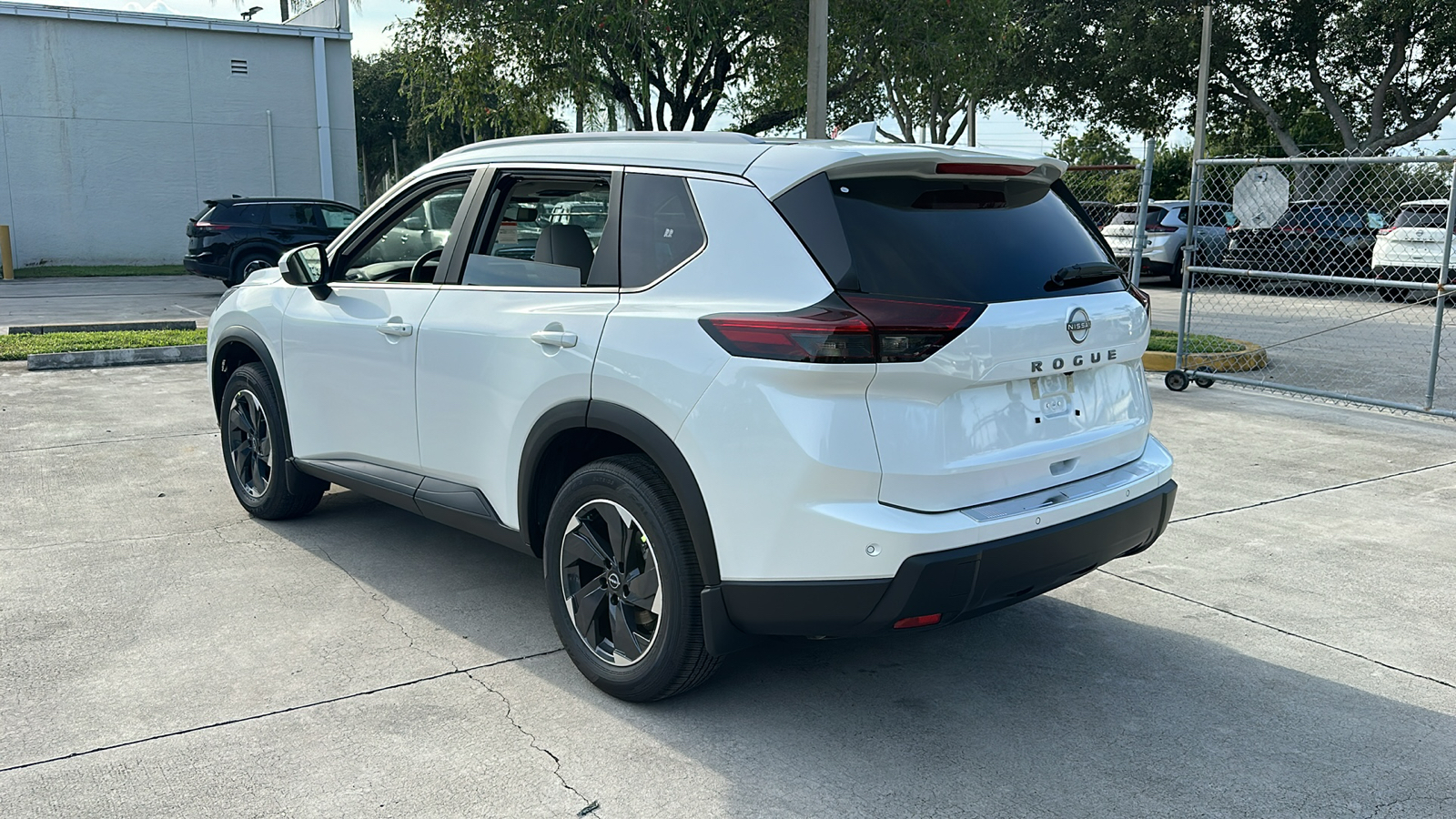 2025 Nissan Rogue SV 6