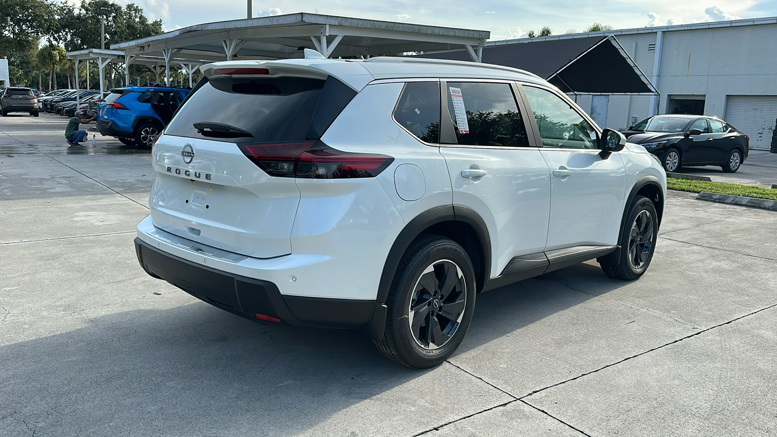 2025 Nissan Rogue SV 8