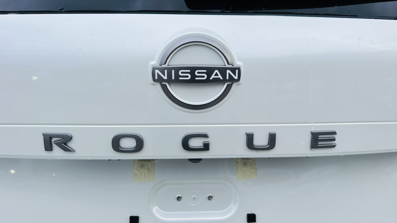 2025 Nissan Rogue SV 10