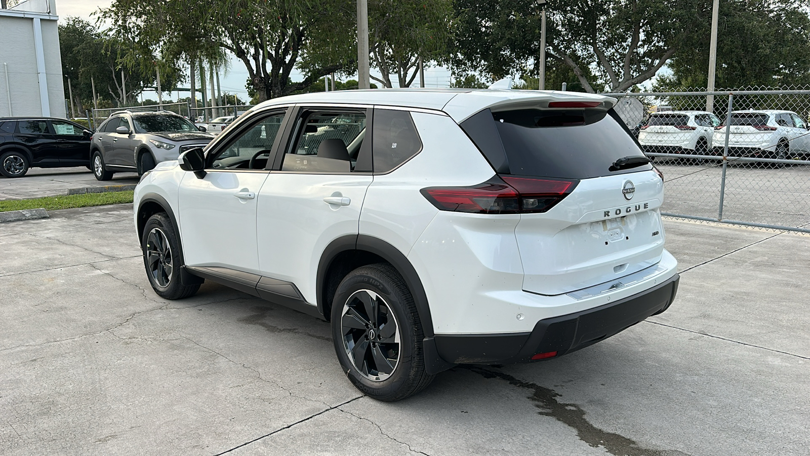 2025 Nissan Rogue SV 6