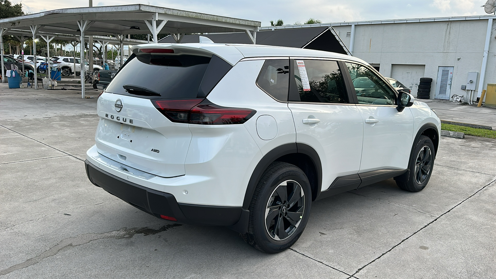 2025 Nissan Rogue SV 8