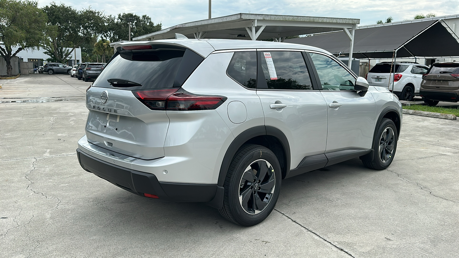 2025 Nissan Rogue SV 8