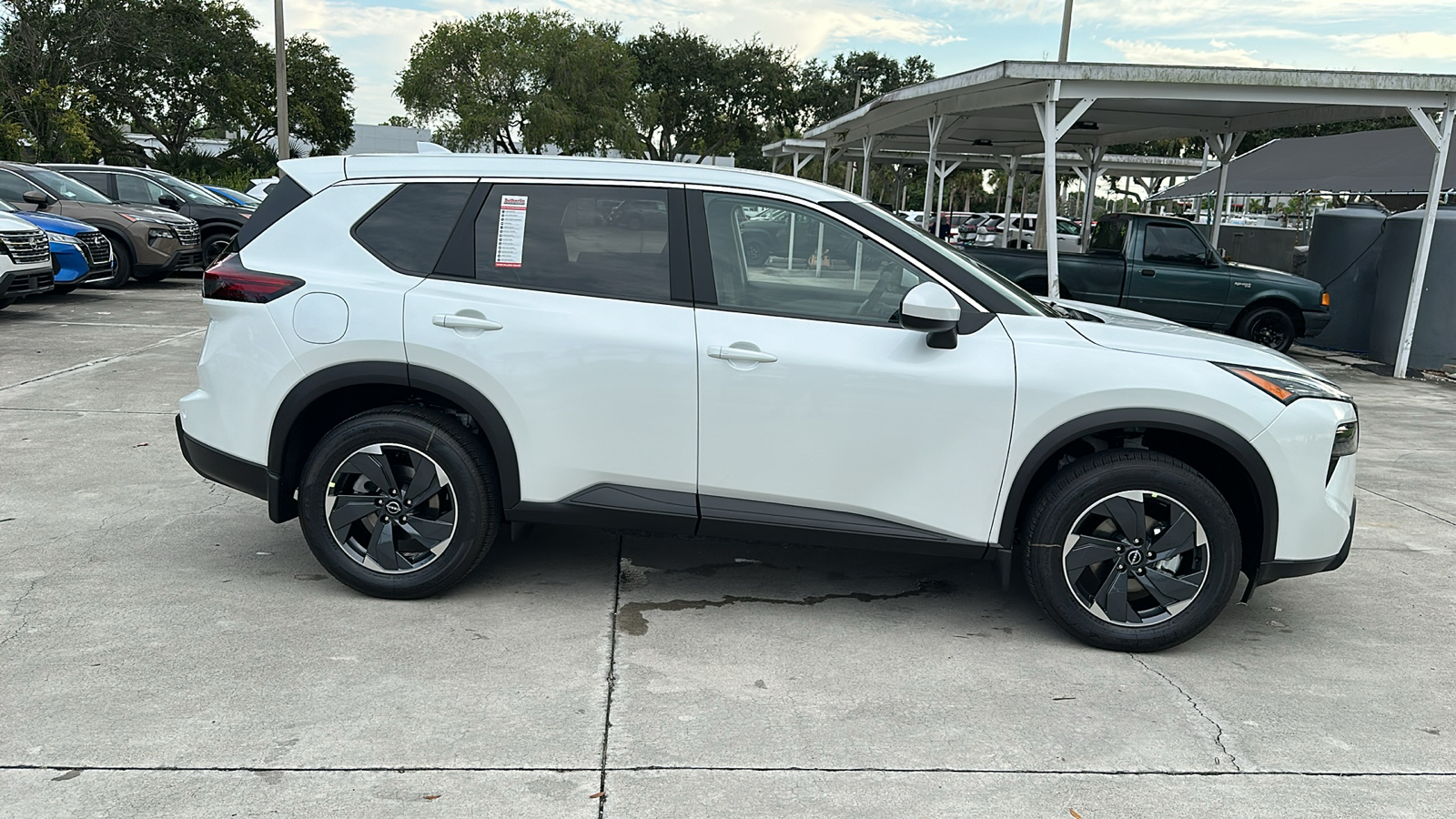 2025 Nissan Rogue SV 9