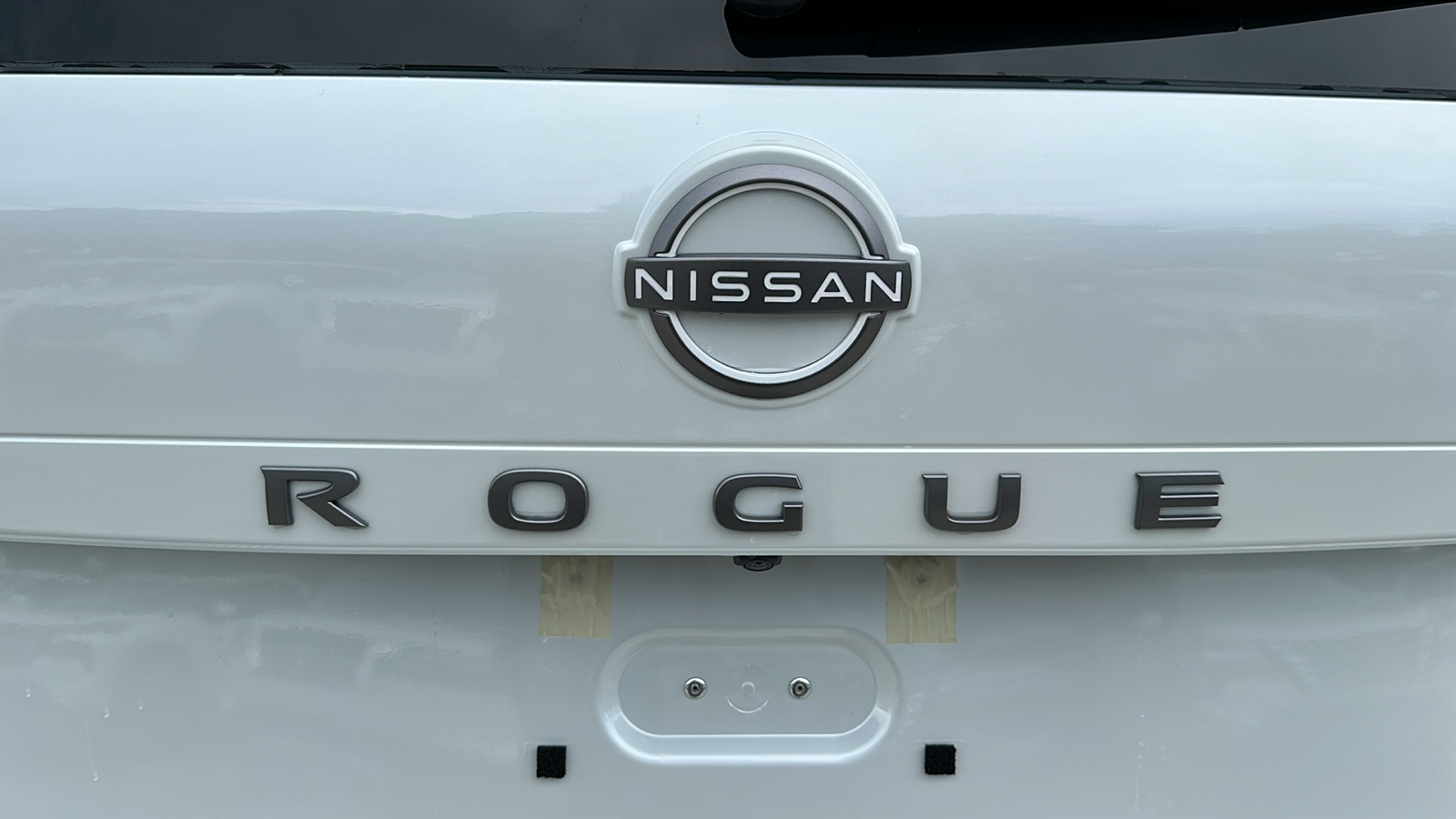 2025 Nissan Rogue SV 10