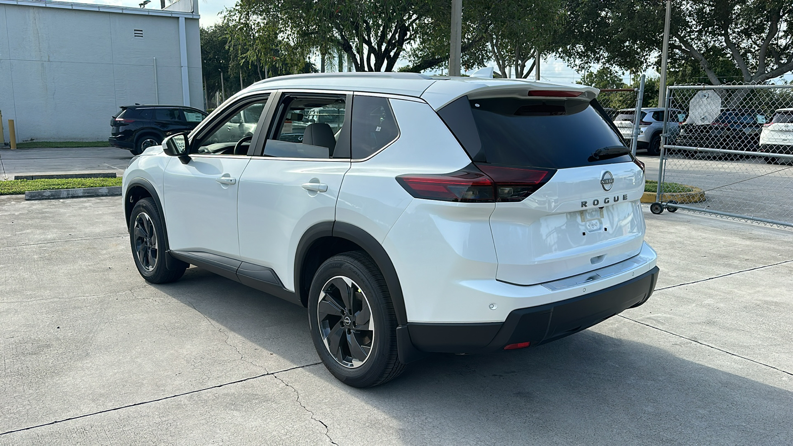 2025 Nissan Rogue SV 6