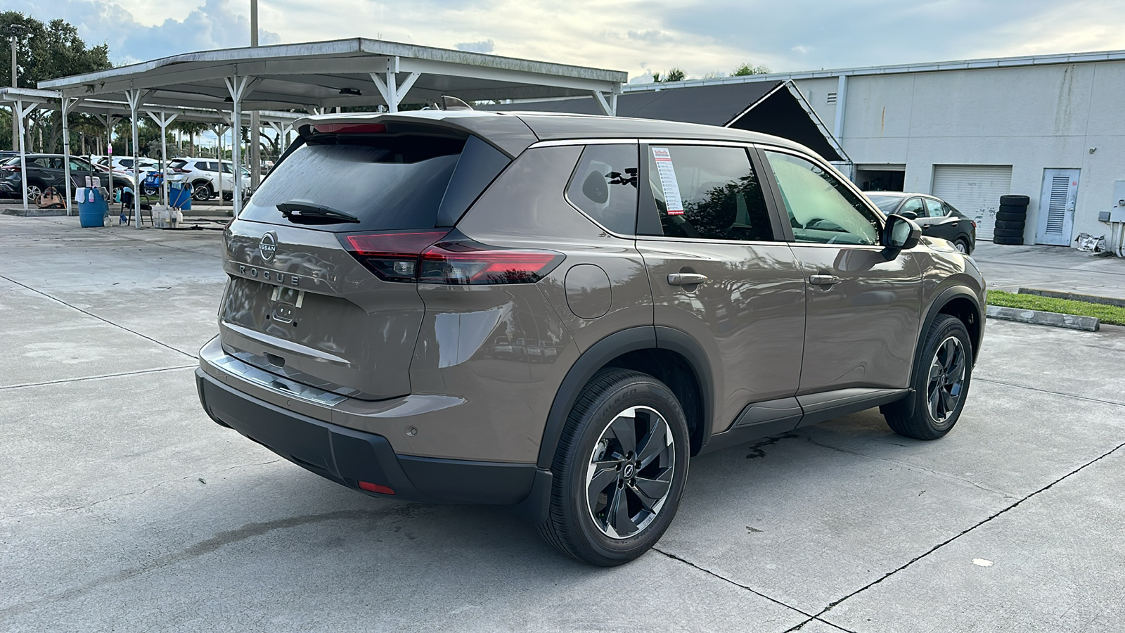 2025 Nissan Rogue SV 8