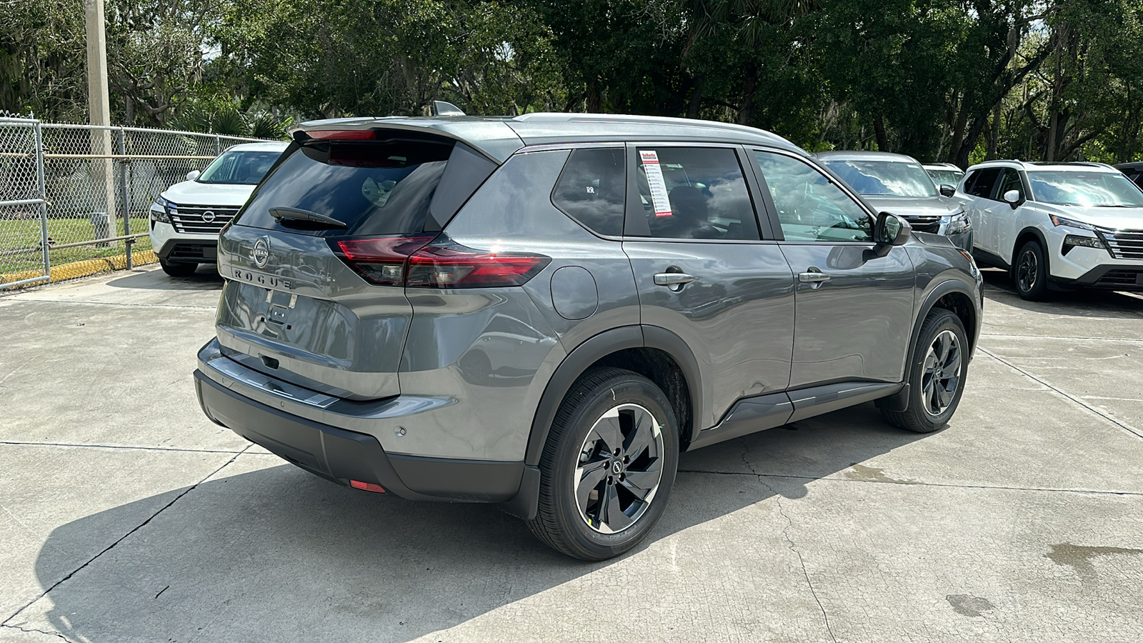 2025 Nissan Rogue SV 8