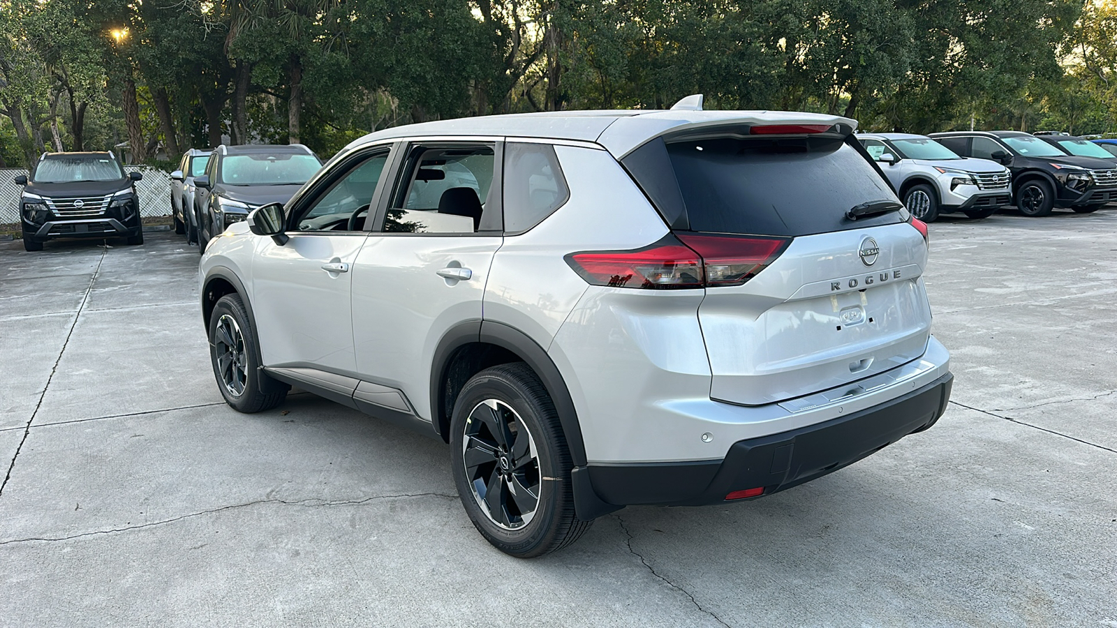 2025 Nissan Rogue SV 6