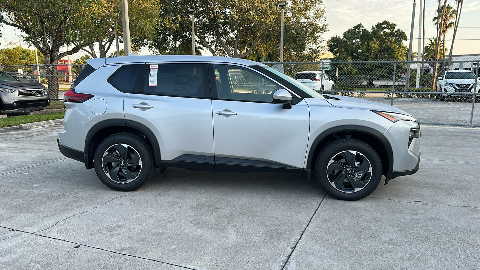 2025 Nissan Rogue SV 9